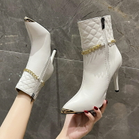 歐洲站歐貨女靴子2021秋季新款細跟尖頭側拉鏈高跟鏈條時裝靴短靴