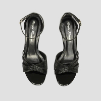 Yongki Komaladi Ankle Strap With Buckle Heels Wanita 121406881