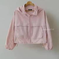 Bayleaf.id Owen Jacket Croptop Polos / Jaket Parasut Olahraga Wanita M PINK BLUSH