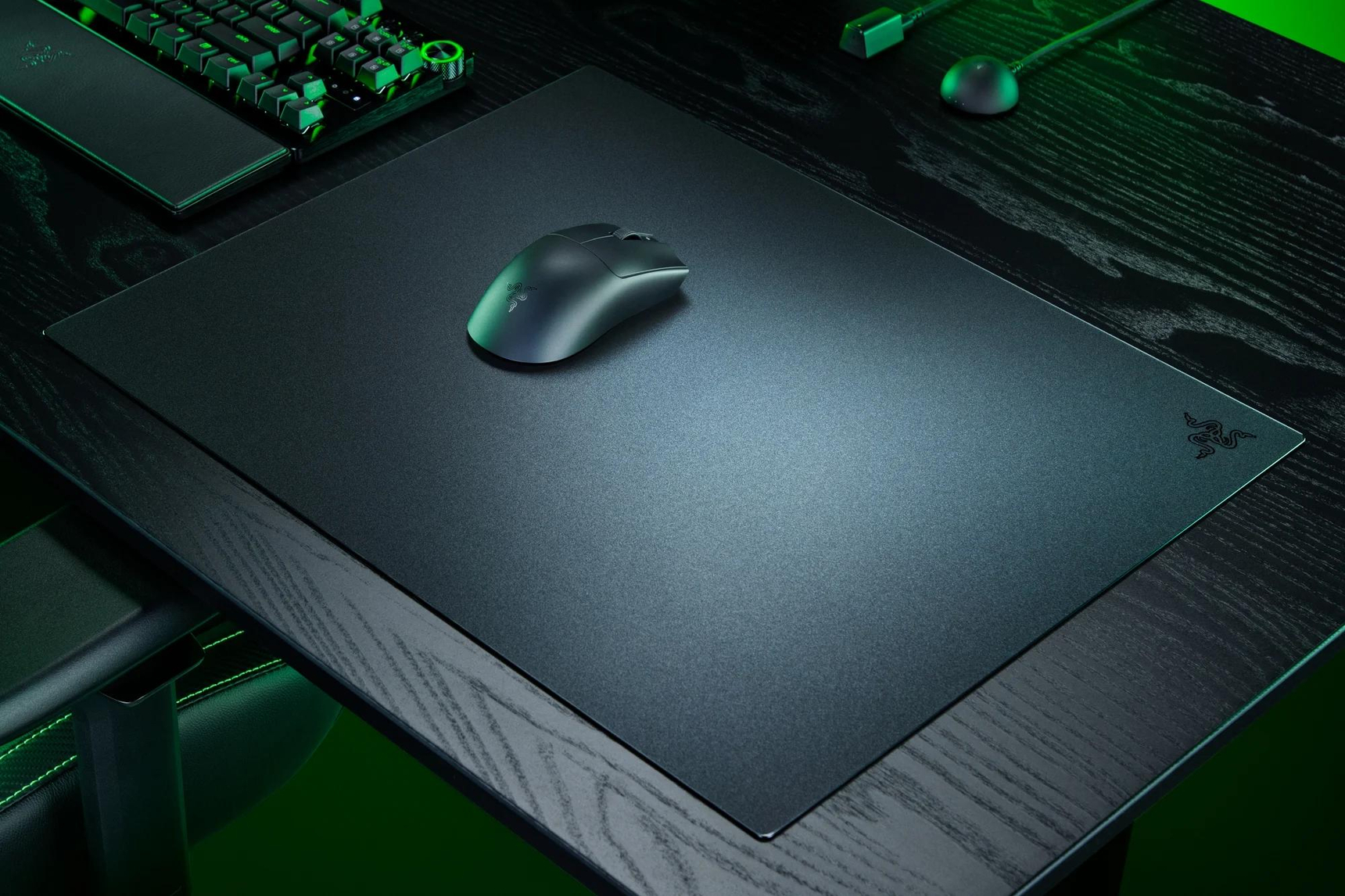 Razer Atlas Pro: Ultra-Dünner Glas Mausmat für 140 € 12 Razer Atlas Pro: Ultra-Dünner Glas Mausmat für 140 € 6