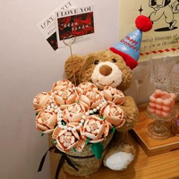 全城熱賣 - 2025新款永生花玫瑰花束積木花以花之名拼裝玩具送女孩子年宵禮物11朵香檳玫瑰十禮帽泰迪小熊