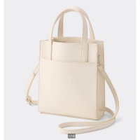 Gu light vertical shoulder bag กระเป๋าสุดฮิตสีธรรมชาติ คําแนะนําผลิตภัณฑ์ใหม่ของเดือนนี้  วัยรุ่น  ส