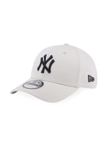 หมวกผู้ชาย MLB NEW YORK YANKEES 9FORTY CAP สีครีม