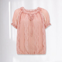 【ILEY 伊蕾】浪漫花卉蕾絲上衣(粉色；M-XL；1232081867)