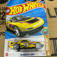 Hot Wheels Xe mô hình Mazda RX-7 Drift '95, Phiên bản 9/10, Mô hình xe thể thao màu vàng nổi bật, Th