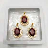 Liontin Batu Diamond Alexandri Merah Maroon