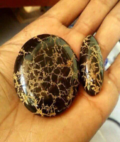 Bongkahan bahan akik pirus hitam asli