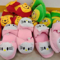 Sandal boneka karakter dewasa