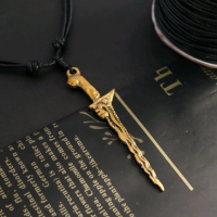 Kalung Tali Hitam Liontin Keris Kuningan Aksesoris Pria Anti Karat Dengan Desain Keris Yang Elegant