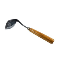 Gathul Miring Kored Rumput Cangkul Miring Baja Asli Gagang Kayu Halus Panjang 30cm Lebar 6cm