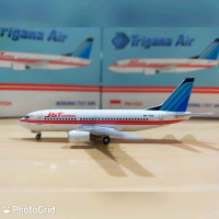 Trigana Air Boeing 737-300 PK-YSH J&T Express Panda Model 1:400