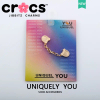 Jibbitz Crocs Charms Set, หัวเข็มขัดรองเท้าโลหะและโซ่โลหะผสม, อุปกรณ์เสริมรองเท้าแฟชั่น, รวมชุดกระดา