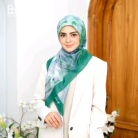 Hijab Segi Empat Motif Aurel Warna Green – Kerudung Wanita Jilbab Elegan by Baniescoop