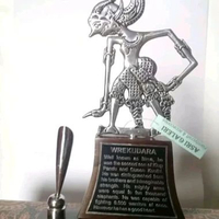 pen holder wayang