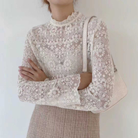 韓國新款長袖洋氣花邊鉤花鏤空蕾絲上衣內搭女立領花邊打底衫