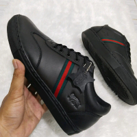 Sepatu kulit pria | sepatu sneakers pria kulit asli | sepatu kulit original | sepatu santai pria ter