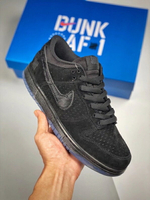 Undefeated x NK Dunk Low ＂ 5 On It ＂