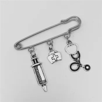 ZOUTYI 2020 new medical nurse cap brooch syringe stethoscope cute jewelry brooch gift.