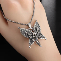 Classic Fashion Star Necklace Skull Centipede Body Exquisite Personality Butterfly Pendant Necklace Jewelry for Men and Women
