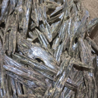 kayu gaharu kalimantan sanai arom nya ajib 100gram