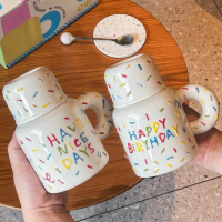 Taburan Gula \HAVE A NICE DAY\" & \"HAPPY BIRTHDAY\" Mug Seramik dengan Tudung dan Pemegang Donat"