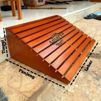 papan kayu tanjakan untuk sepeda motor/kayu mahoni finishing plitur