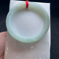 緬甸手鐲甜果綠帶灑金翡翠手鐲顏色柔潤灑金有特色清新甜美漂亮