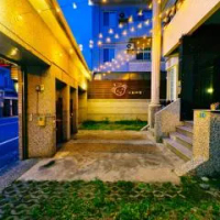 住宿 花蓮小熊城堡民宿 ---- # 選Villa才是包棟 # - 可少人包棟請電聯 - 高音質KTV - 新過山車電動麻將 - 露天烤肉預約可代訂食材 # -- 免費停車 Hualien City 