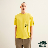 Roots 男裝-摩登都市系列 左胸拉鍊口袋落肩T恤-黃色