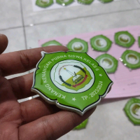 bandul kalung wisuda bahan akrilik lapis resin Elegan