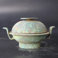 Collection of old Chinese bronzes, retro Han Dynasty, utensils, small ornaments