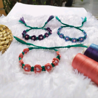 gelang bunga daisy|gelang bunga. gelang wanita. gelang benang viral. gelang tangan tali simpel. gela