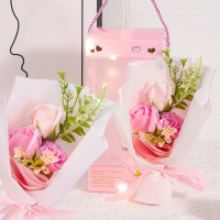 【六分埔禮品】LED玫瑰香皂花康乃馨花PVC禮盒-粉色(Ins生日畢業禮物花束人造花母親節告白情人節求婚)