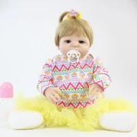 55 Cm Full Body Silikon Reborn Boneka Bayi Mainan Seperti Vinil Nyata Yang Baru Lahir Bayi dengan Anting-Anting Gadis Bonecas Bermain house Mainan