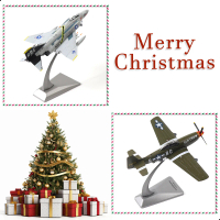 ชุด Strike คริสต์มาส F-4C Phantom II, สเกล 1/00, และ P-51D Mustang สเกล 1/72