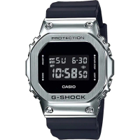 【CASIO 卡西歐】G-SHOCK 超人氣軍事風格手錶-銀x黑 畢業禮物(GM-5600-1)