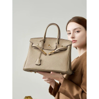 Beg Birkin buatan tangan daripada kulit lembu Togo berkualiti tinggi dengan benang berlilin, beg wan
