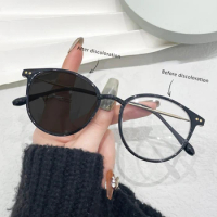Photochromic Sun Glasses Women's Fashionable Flat Glasses Trendy Color Changing Flat Mirror