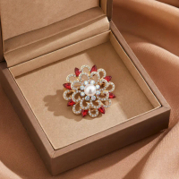 Brooch mutiara kaca putih Pin serbaguna Brooch berlian bertatah aloi Seluar dalam T-shirt anti terbu