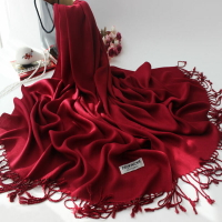 純棉質單色圍巾女秋冬季保暖圍脖棗紅色圍巾披肩兩用百搭流蘇1入
