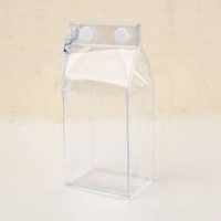 牛奶盒娃包遛娃包10CM泡泡瑪特痛包外出