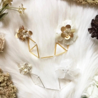 Brooch sahara