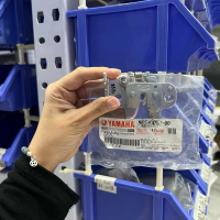 Bát khóa yên NVX v1 v2 zin chính hãng yamaha - B63F478000