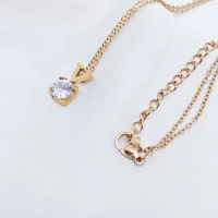 Kalung Wanita Liontin V Simple Dengan Mata Tunggal Warna Rose