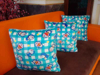 Sarung Bantal Sofa - Cover Bantal Sofa Motif Kartun Doraemon