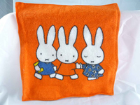 【震撼精品百貨】Miffy 米菲兔米飛兔 方巾 橘底拍手  震撼日式精品百貨