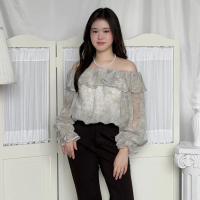 CLOTHIER | Beau Off Shoulder Top (FREE NECKLACE) - Atasan Blouse Wanita Sabrina Balloon Balon Ruffle