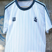 เสื้อเชียร์ลิเวอร์ สีขาว retro