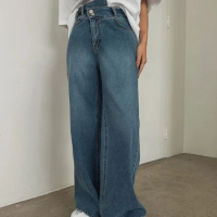 Celana Denim Kaki Lebar Tidak Teratur Wanita Kancing Cantik Celana Jeans Wanita Pinggang Tinggi Longgar Mode Musim Gugur 2024 W8
