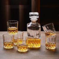 Set Gelas Wine Whiskey dan Botol Kaca - 6 Gelas Whiskey + 1 Botol Kaca Wine - Kapasitas 200ml dan 75